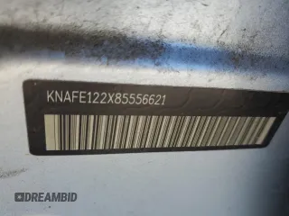 2008 Kia Spectra EX z VIN KNAFE122X85556621, wystawiony jako Copart lot #53577495 z przebiegiem 164 725 mil mil oraz Szkoda całkowita • Salvage title. Historia ofert i sprzedaży dostępna na DreamBid. Obrazek 12.