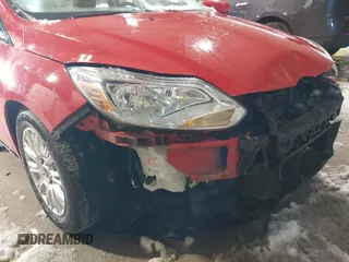 2012 Ford Focus SE с VIN 1FAHP3F21CL179277, выставлен на аукционе IAAI как лот 41840081 с пробегом 45 818 миль миль и . История ставок и продаж доступна на DreamBid. Изображение 12.