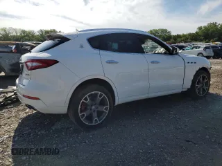 2017 Maserati Levante S with VIN ZN661YUS4HX196060, listed as a Copart auction lot 67406744 with 71,129 mi miles and Salvage title. Bid and sale history available at DreamBid. Image 3.