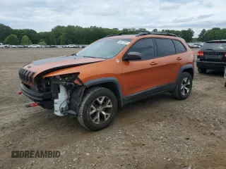 2015 Jeep Cherokee Trailhawk z VIN 1C4PJMBS8FW726390, wystawiony jako Copart lot #55237025 z przebiegiem 133 508 mil mil oraz Szkoda całkowita • Salvage title. Historia ofert i sprzedaży dostępna na DreamBid. Obrazek 1.