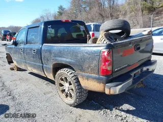 2006 Chevrolet Silverado 1500 LT1 with VIN 2GCEK13TX61232856, listed as a IAAI auction lot 41593832 with 186,273 mi miles. Bid and sale history available at carsss.com. Image 3.