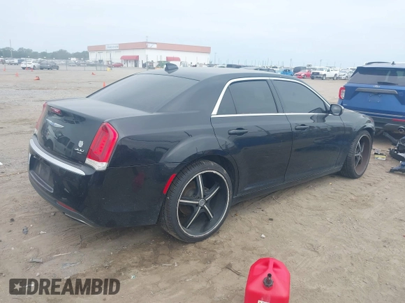 2018 Chrysler 300 Touring with VIN 2C3CCAAG9JH292089, listed as a IAAI auction lot 40013347 with 88,556 mi miles. Bid and sale history available at carsss.com. Image 4.