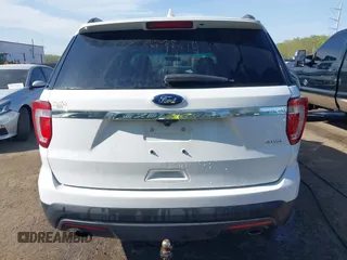 2017 Ford Explorer with VIN 1FM5K8B82HGB19796, listed as a IAAI auction lot 42043548 with 150,283 mi miles and . Bid and sale history available at carsss.com. Image 17.