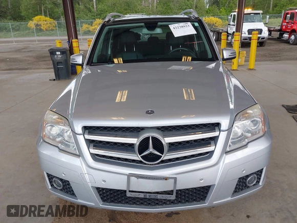 2010 Mercedes-Benz GLK 350 z VIN WDCGG8HB8AF485186, wystawiony jako IAAI lot #42238923 z przebiegiem 119 666 mil mil oraz . Historia ofert i sprzedaży dostępna na DreamBid. Obrazek 12.