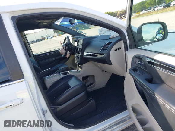 2018 Dodge Grand Caravan SXT with VIN 2C4RDGCG5JR179043, listed as a IAAI auction lot 41642462 with 117,264 mi miles and . Bid and sale history available at DreamBid. Image 5.