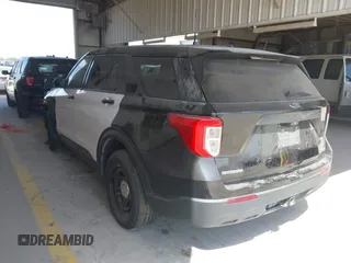 2020 Ford Police Interceptor Utility z VIN 1FM5K8AB0LGD08226, wystawiony jako IAAI lot #42413248 z przebiegiem Nie podano mil oraz . Historia ofert i sprzedaży dostępna na DreamBid. Obrazek 3.