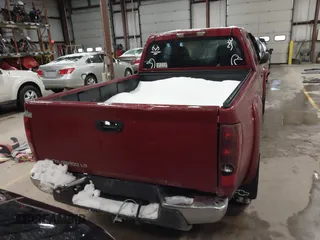 2004 Chevrolet Colorado LS Z71 with VIN 1GCDT196048190573, listed as a IAAI auction lot 41344064 with 292,346 mi miles. Bid and sale history available at carsss.com. Image 17.