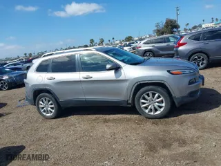 2017 Jeep Cherokee Limited with VIN 1C4PJMDB4HW518815, listed as a IAAI auction lot 41798567 with 68,332 mi miles. Bid and sale history available at carsss.com. Image 14.