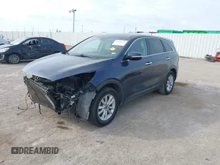 2019 Kia Sorento LX z VIN 5XYPG4A57KG477968, wystawiony jako IAAI lot #41886631 z przebiegiem 129 501 mil mil oraz . Historia ofert i sprzedaży dostępna na DreamBid. Obrazek 18.