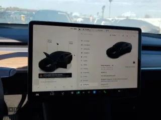 2024 Tesla Model Y Long Range z VIN 7SAYGAEE2RF075681, wystawiony jako Copart lot #86433524 z przebiegiem 18 640 mil mil oraz Szkoda całkowita • Salvage title. Historia ofert i sprzedaży dostępna na DreamBid. Obrazek 9.