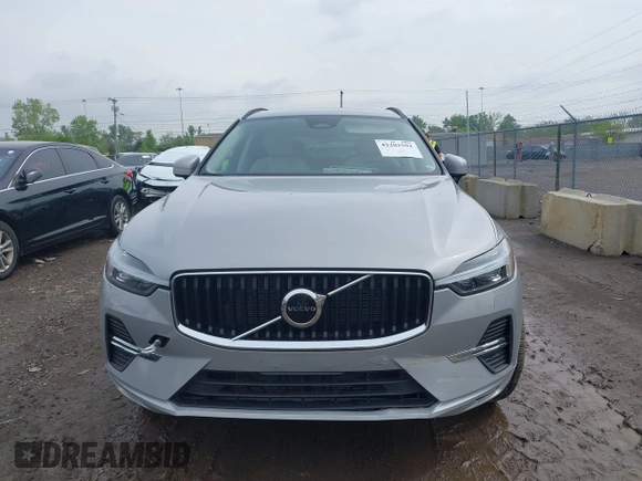 2022 Volvo XC60 Momentum z VIN YV4L12RK0N1997610, wystawiony jako IAAI lot #42202592 z przebiegiem 3580 mil mil oraz . Historia ofert i sprzedaży dostępna na DreamBid. Obrazek 12.
