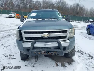 2007 Chevrolet Silverado 1500 LT w/1LT with VIN 2GCEK13M171527788, listed as a IAAI auction lot 41348280 with 136,305 mi miles. Bid and sale history available at carsss.com. Image 12.