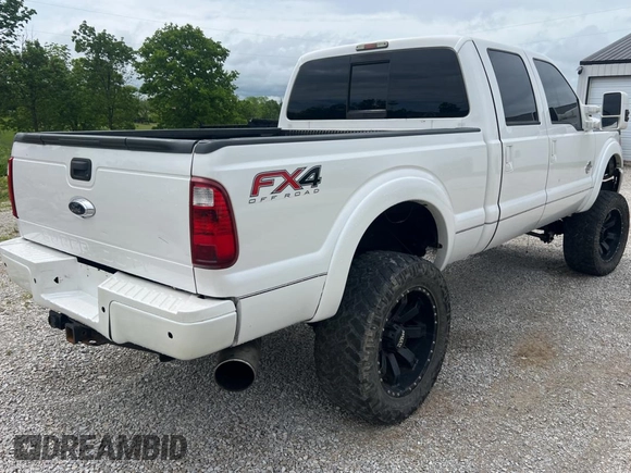 2014 Ford F-250 XL z VIN 1FT7W2BT2EEA07462, wystawiony jako Copart lot #56959795 z przebiegiem 327 167 mil mil oraz Czysty tytuł • Clean title. Historia ofert i sprzedaży dostępna na DreamBid. Obrazek 4.