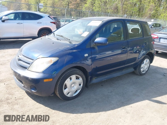 2005 Scion xA z VIN JTKKT604550126795, wystawiony jako IAAI lot #42056410 z przebiegiem 84 169 mil mil oraz . Historia ofert i sprzedaży dostępna na DreamBid. Obrazek 2.