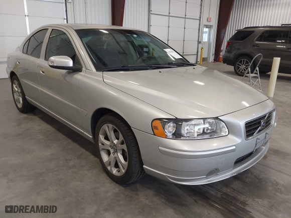 2009 Volvo S60 2.5T with VIN YV1RS592592733286, listed as a IAAI auction lot 42020873 with 129,880 mi miles. Bid and sale history available at carsss.com. Image 1.