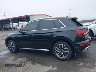 2024 Audi Q5 S line Premium z VIN WA1GAAFY0R2145033, wystawiony jako IAAI lot #41817546 z przebiegiem 1 277 mil mil oraz . Historia ofert i sprzedaży dostępna na DreamBid. Obrazek 14.