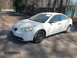2008 Pontiac G6 1SV Value Leader with VIN 1G2ZF57B284297954, listed as a IAAI auction lot 41864563 with 203,678 mi miles. Bid and sale history available at carsss.com. Image 2.