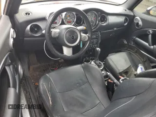 2007 MINI Convertible with VIN WMWRF33507TG17373, listed as a Copart auction lot 52818825 with 207,096 mi miles and Salvage Title. Bid and sale history available at DreamBid. Image 8.