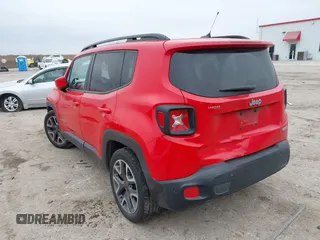 2017 Jeep Renegade Latitude with VIN ZACCJABB1HPG28699, listed as a IAAI auction lot 41640513 with 181,946 mi miles. Bid and sale history available at carsss.com. Image 3.
