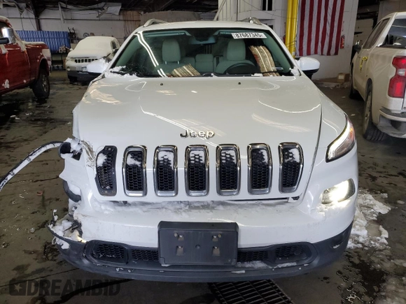 2017 Jeep Cherokee Latitude with VIN 1C4PJMCS7HW555326, listed as a Copart auction lot 87687345 with 89,717 mi miles and Salvage title. Bid and sale history available at DreamBid. Image 5.