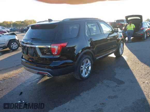 2017 Ford Explorer XLT z VIN 1FM5K8D8XHGB89706, wystawiony jako IAAI lot #40753077 z przebiegiem 96 578 mil mil oraz . Historia ofert i sprzedaży dostępna na DreamBid. Obrazek 4.
