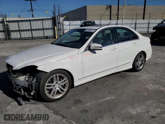 2014 Mercedes-Benz C 250 Sport z VIN WDDGF4HB6ER317770, wystawiony jako Copart lot #88786415 z przebiegiem 165 399 mil mil oraz Szkoda całkowita • Salvage title. Historia ofert i sprzedaży dostępna na DreamBid. Obrazek 1.
