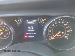 2018 Jeep Wrangler Unlimited Sport S z VIN 1C4HJXDG1JW183052, wystawiony jako IAAI lot #41372557 z przebiegiem 56 076 mil mil oraz . Historia ofert i sprzedaży dostępna na DreamBid. Obrazek 7.