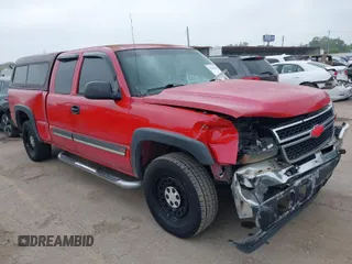 2006 Chevrolet Silverado 1500 LS with VIN 1GCEC19V66Z217817, listed as a IAAI auction lot 41924306 with 274,685 mi miles. Bid and sale history available at carsss.com. Image 1.