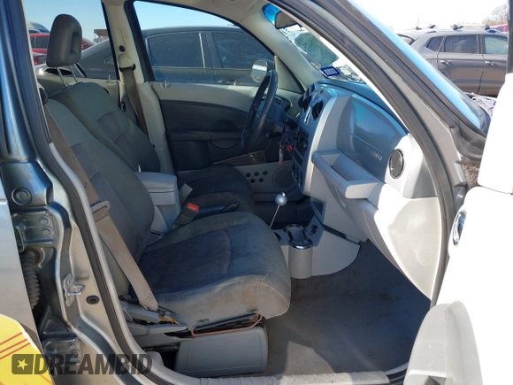 2010 Chrysler PT Cruiser z VIN 3A4GY5F99AT219189, wystawiony jako IAAI lot #41368417 z przebiegiem 136 915 mil mil oraz . Historia ofert i sprzedaży dostępna na DreamBid. Obrazek 5.