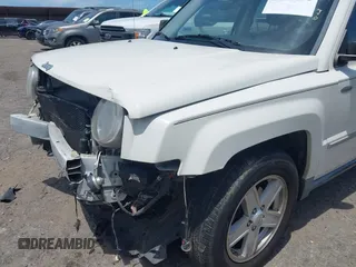 2010 Jeep Patriot Latitude z VIN 1J4NT1GA1AD621060, wystawiony jako IAAI lot #42295782 z przebiegiem 158 352 mil mil oraz . Historia ofert i sprzedaży dostępna na DreamBid. Obrazek 6.