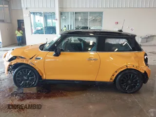 2015 MINI Hardtop with VIN WMWXM5C57FT942137, listed as a IAAI auction lot 42146541 with 96,058 mi miles and . Bid and sale history available at DreamBid. Image 14.