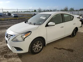 2017 Nissan Versa SV z VIN 3N1CN7AP6HL880237, wystawiony jako Copart lot #55508325 z przebiegiem 67 681 mil mil oraz Szkody całkowita. Historia ofert i sprzedaży dostępna na DreamBid. Obrazek 1.