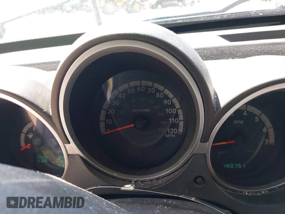2008 Dodge Nitro R/T z VIN 1D8GU58668W147720, wystawiony jako IAAI lot #42230786 z przebiegiem 180 751 mil mil oraz . Historia ofert i sprzedaży dostępna na DreamBid. Obrazek 7.