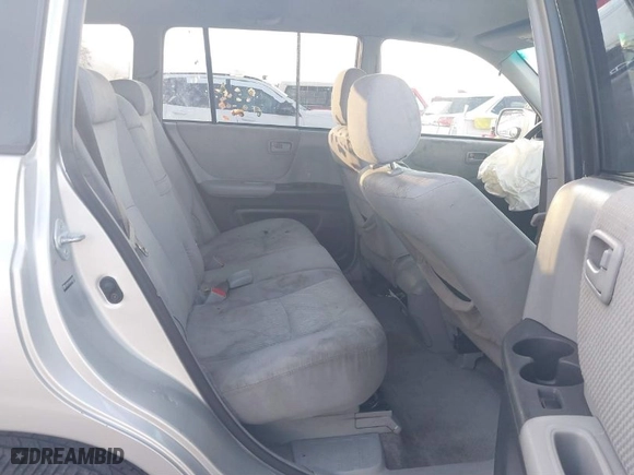2004 Toyota Highlander with VIN JTEEP21A940038008, listed as a IAAI auction lot 41730423 with 263,222 mi miles. Bid and sale history available at carsss.com. Image 8.