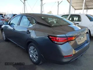 2025 Nissan Sentra S z VIN 3N1AB8BV9SY308821, wystawiony jako IAAI lot #42367623 z przebiegiem 2 098 mil mil oraz . Historia ofert i sprzedaży dostępna na DreamBid. Obrazek 3.