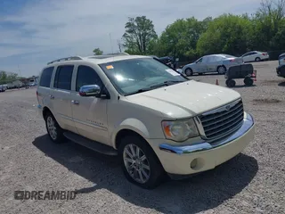 2007 Chrysler Aspen Limited z VIN 1A8HW58207F509980, wystawiony jako IAAI lot #42292654 z przebiegiem 200 864 mil mil oraz . Historia ofert i sprzedaży dostępna na DreamBid. Obrazek 1.