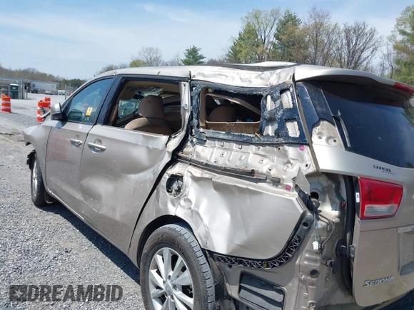 2017 Kia Sedona LX with VIN KNDMB5C14H6233059, listed as a IAAI auction lot 42006480 with 109,748 mi miles. Bid and sale history available at carsss.com. Image 6.