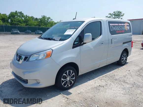 2013 Nissan NV200 SV z VIN 3N6CM0KN5DK692696, wystawiony jako IAAI lot #42487507 z przebiegiem 166 634 mil mil oraz . Historia ofert i sprzedaży dostępna na DreamBid. Obrazek 2.