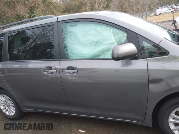2017 Toyota Sienna XLE Auto Access Seat with VIN 5TDYZ3DC9HS875536, listed as a IAAI auction lot 41477148 with 133,558 mi miles and . Bid and sale history available at DreamBid. Image 13.