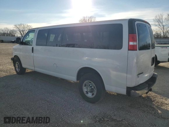 2017 Chevrolet Express Passenger LT z VIN 1GAZGPFF6H1147784, wystawiony jako Copart lot #84001734 z przebiegiem 237 613 mil mil oraz Czysty tytuł • Clean title. Historia ofert i sprzedaży dostępna na DreamBid. Obrazek 2.