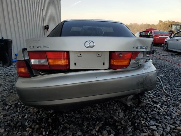 1998 Lexus ES 300 Luxury Sport Sdn with VIN JT8BF28G8W5021578, listed as a Copart auction lot 80336154 with 226,361 mi miles and Salvage Title. Bid and sale history available at carsss.com. Image 6.