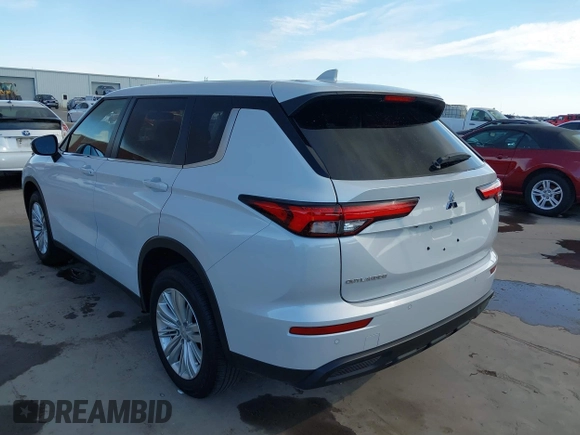 2024 Mitsubishi Outlander ES z VIN JA4J3UA85RZ004684, wystawiony jako IAAI lot #41289047 z przebiegiem 18 819 mil mil oraz . Historia ofert i sprzedaży dostępna na DreamBid. Obrazek 3.
