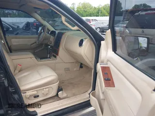 2006 Ford Explorer Eddie Bauer с VIN 1FMEU64876UA99684, выставлен на аукционе IAAI как лот 42156333 с пробегом 174 141 миль миль и . История ставок и продаж доступна на DreamBid. Изображение 5.