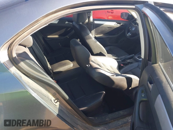 2013 Volkswagen Jetta SE with VIN 3VWDX7AJ1DM411050, listed as a IAAI auction lot 40888860 with 57,938 mi miles and . Bid and sale history available at DreamBid. Image 8.