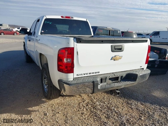 2009 Chevrolet Silverado 1500 LT with VIN 2GCEC29C891119700, listed as a IAAI auction lot 41659871 with 210,809 mi miles. Bid and sale history available at carsss.com. Image 3.