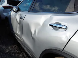 2018 Nissan Rogue S with VIN 5N1AT2MT2JC738034, listed as a IAAI auction lot 41286839 with 125,037 mi miles and . Bid and sale history available at DreamBid. Image 18.