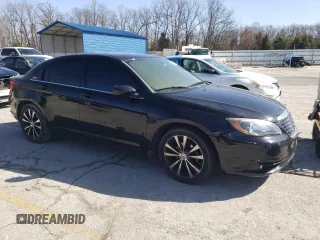 2012 Chrysler 200 S with VIN 1C3CCBHG3CN192608, listed as a Copart auction lot 47979145 with 0 mi miles and Salvage Title. Bid and sale history available at carsss.com. Image 4.