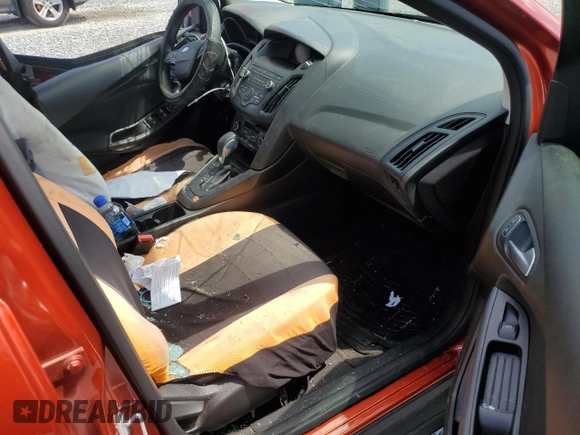 2018 Ford Focus SE with VIN 1FADP3FEXJL269131, listed as a Copart auction lot 55894765 with 33,752 mi miles and Salvage title. Bid and sale history available at DreamBid. Image 8.
