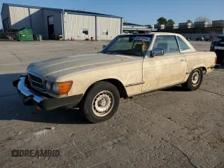 1981 Mercedes-Benz 380 380SL with VIN WDBBA45A2BB007133, listed as a Copart auction lot 85577044 with 132,988 mi miles and Clean Title. Bid and sale history available at carsss.com. Image 1.