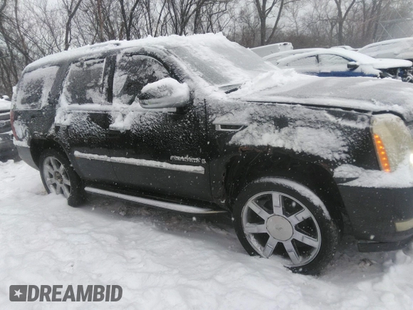 2007 Cadillac Escalade with VIN 1GYFK638X7R200425, listed as a IAAI auction lot 41212224 with 292,416 mi miles. Bid and sale history available at carsss.com. Image 13.